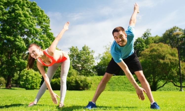 随着切尔西1-1阿森纳，英超积分榜更新：曼联、利物浦分列第7第8